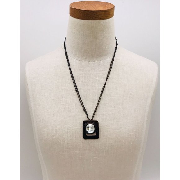 Necklace gradient shades of purple with large gem in center by VCLM 20" length - Picture 3 of 4